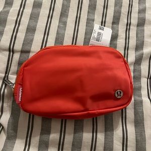 Lululemon Everywhere Belt Bag